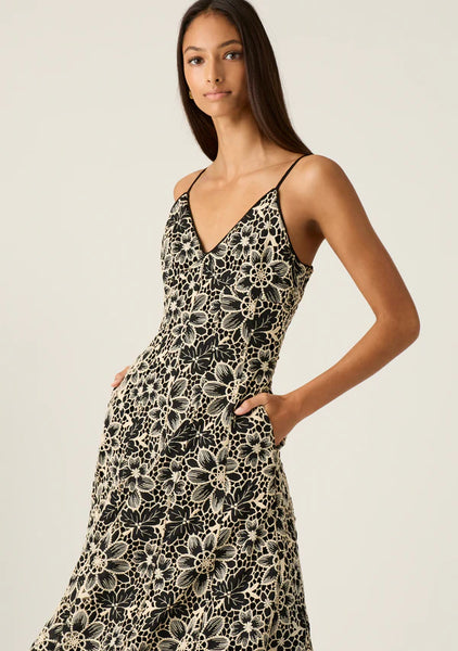 Amelia Embroidery Midi Dress - Black